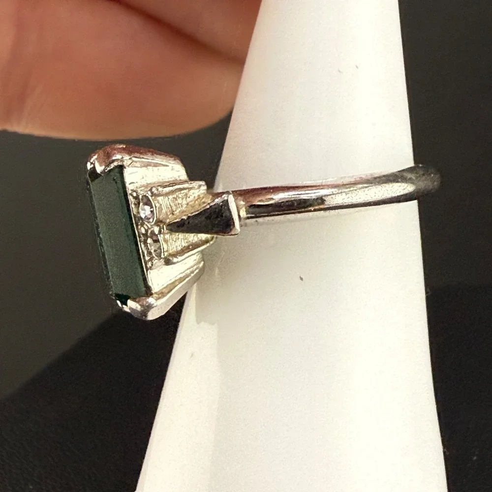 Vintage Avon Cocktail Ring Silver Tone Green READ Adjustable Size 6.5